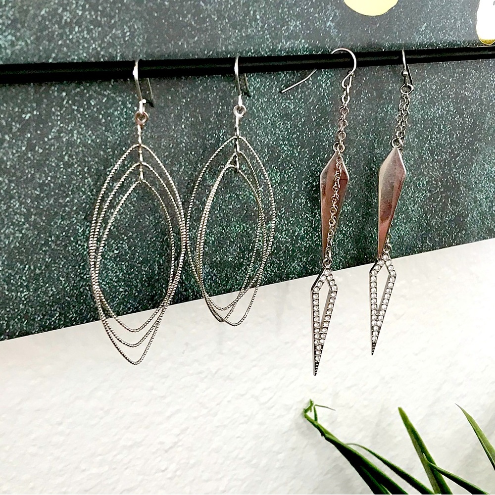 2 PAIRS OF SPARKLY DANGLE EARRING BUNDLE